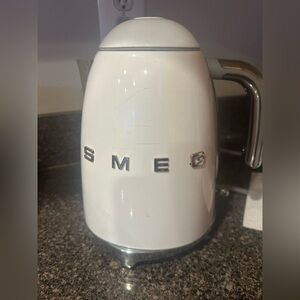 Smeg Electric Kettle